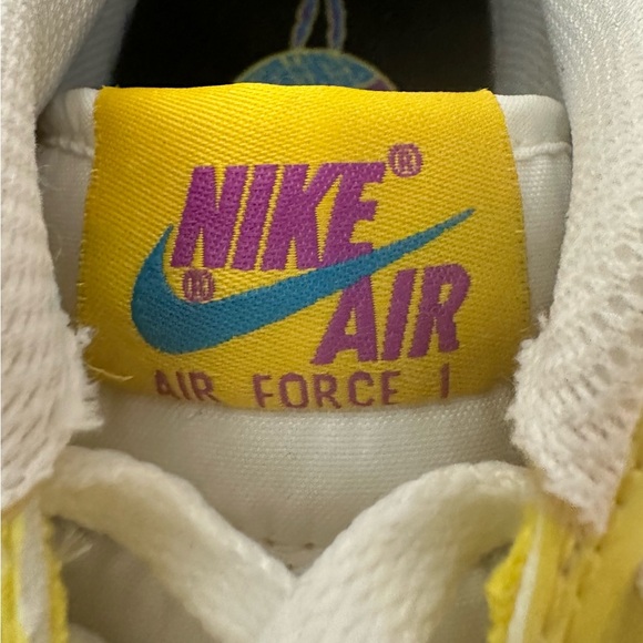 Nike Air Force 1 Smiley, 7Y, Yellow, worn a few times, no box - Picture 9 of 12